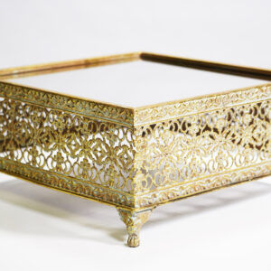 Geobox mirror cake stand